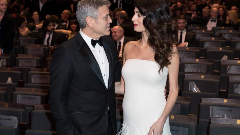 Fericire mare pentru George Clooney! Actorul a devenit tată, pentru prima oară, la 56 de ani. Amal a născut o fetiţă şi un băieţel