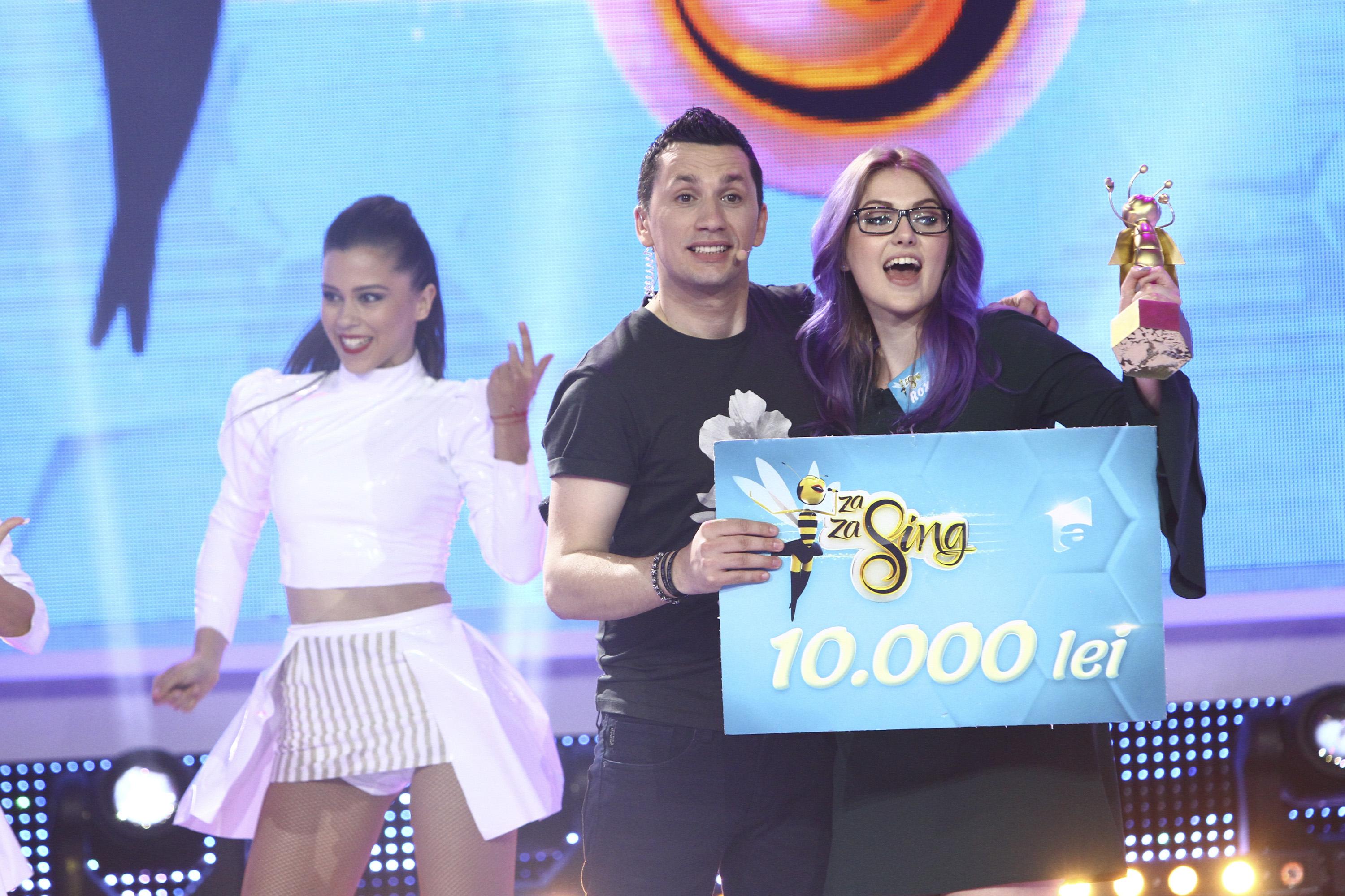 Roxana a câștigat Marele Premiu de 10.000 de lei! Studenta din București a demonstrat că are talent pe scena de la „Zaza Sing!”