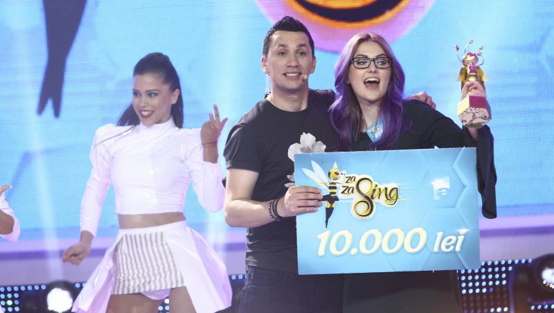 Roxana a câștigat Marele Premiu de 10.000 de lei! Studenta din București a demonstrat că are talent pe scena de la „Zaza Sing!”
