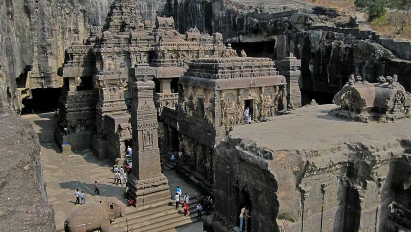 Templul Kailasa, monumentul construit dintr-o singură piatră şi în doar o săptămână