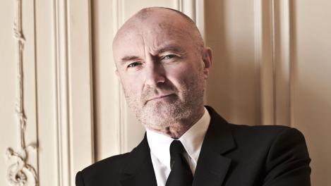 Panică printre fani! Phil Collins a fost spitalizat după ce a căzut şi a suferit o lovitură puternică la cap