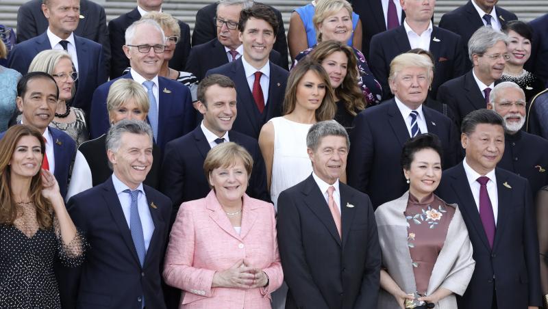Melania Trump să fi fost cea mai sexy apariţie de la Summit-ul G20? Nici vorbă! Juliana Awada a atras toate privirile şi... blitz-urile camerelor de fotografiat