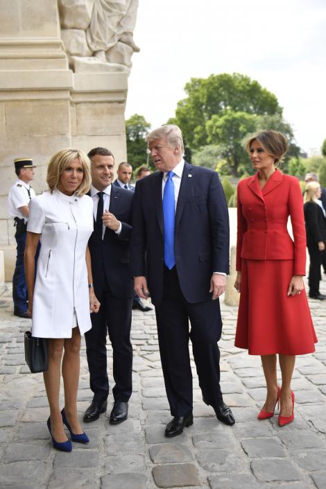 VIDEO! ”Arăți... foarte bine”, i-a spus Trump Primei Doamne a Franței! Complimentul Președintelui SUA a ajuns VIRAL