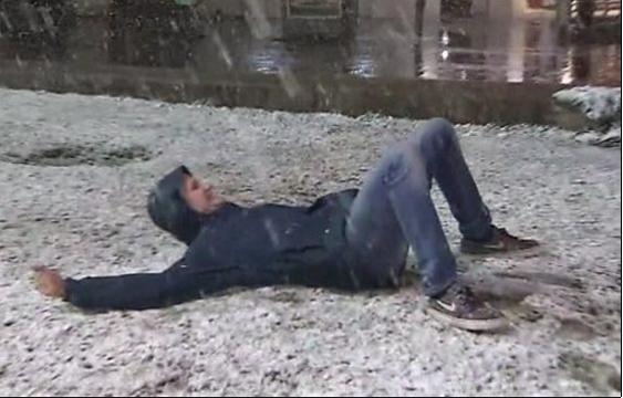VIDEO! Nimeni nu se aştepta la asta. Ninge &icirc;n plină lună IULIE