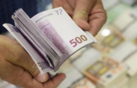 Bani europeni pentru tinerii fără bacalaureat. Sumele pot ajunge și la 40.000 de euro!