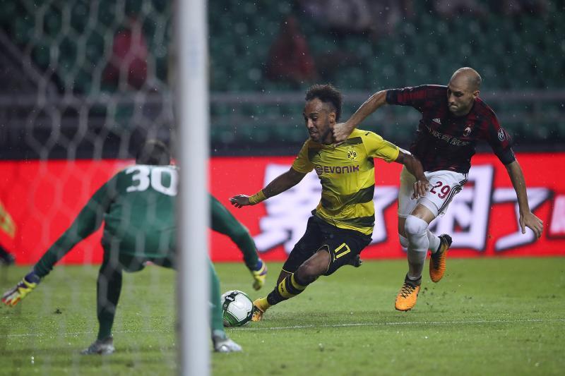 AC Milan, debut neconvingător! Adversara Craiovei, din Europa League, depăşită clar de Borussia Dortmund