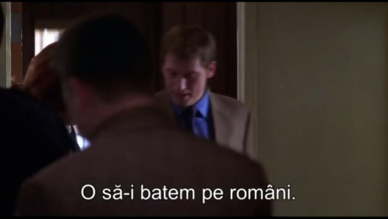 Un film celebru își bate joc de noi. Rene Russo și Pierce Brosnan: ”Dacă-s hoți, înseamnă că-s români. Cine să le învețe limba aia?”