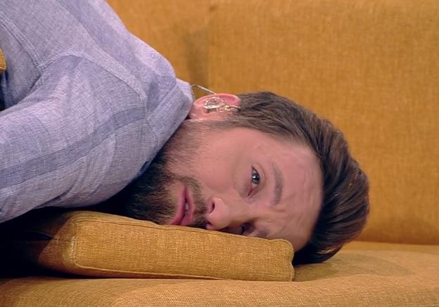 R&acirc;zi cu lacrimi! Răzvan și Dani au avut parte de un masaj intens și a ieșit show de zile mari! &bdquo;Răzvan e ca o căruță lovită de tren&rdquo;