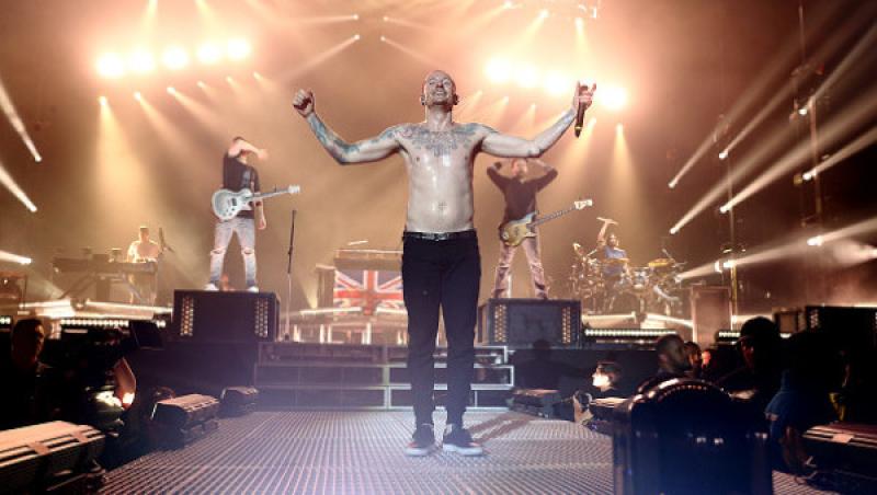 Solistul trupei Linkin Park, Chester Bennington, s-a sinucis! La 41 de ani, a decis să-și încheie socotelile cu viața. UPDATE