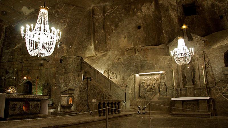 “Paradisul sărat” al Poloniei.  Povestea catedralei din sare construită integral de mineri , un loc mirific puţin cunoscut publicului larg