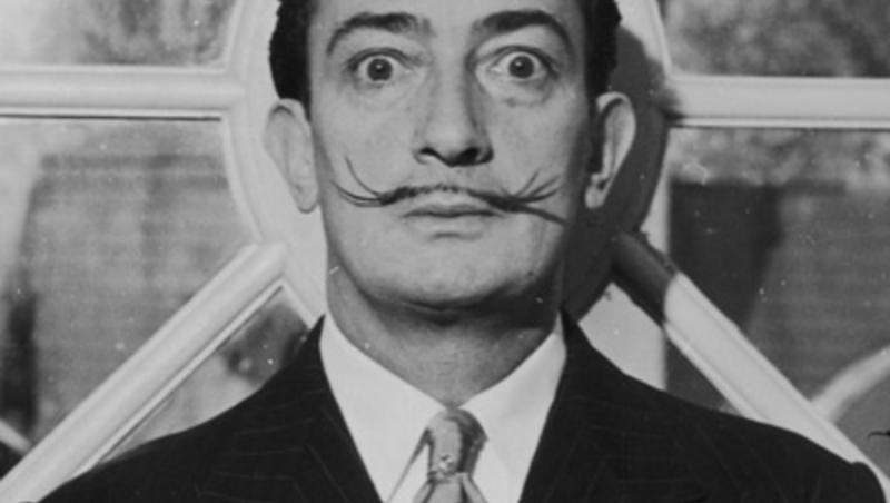 Surpriza avută de experţii care s-au ocupat de deshumarea lui Salvador Dali! Celebra sa mustaţă a rămas intactă aproape 30 de ani: 