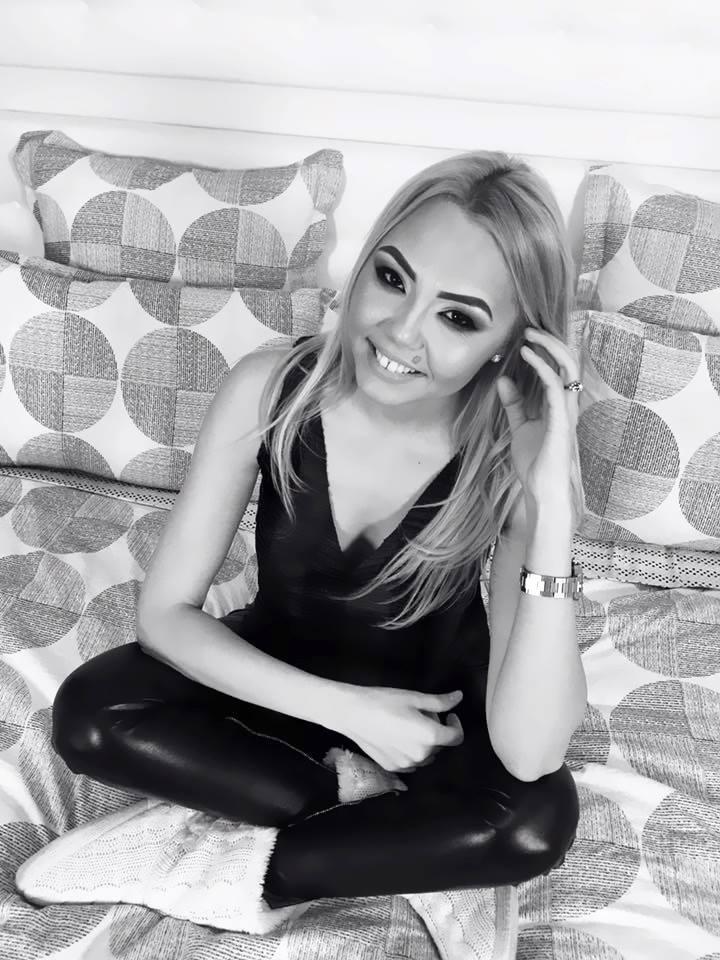 Denisa Răducu şi-a făcut toată familia să pl&acirc;ngă &icirc;nainte de a-și da ultima suflare. Ce mesaj a transmis de pe patul de moarte