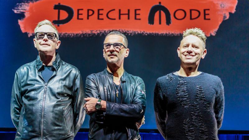 Fanii Depeche Mode au luat cu asalt Clujul! 40 de mii de oameni au venit în Ardeal pentru cel mai aşteptat concert al anului