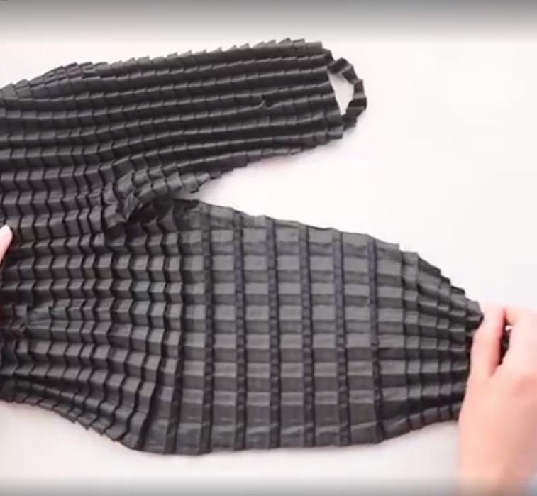 De acum, părinții vor face economii serioase! Acestea sunt hainele care cresc odată cu copilul tău