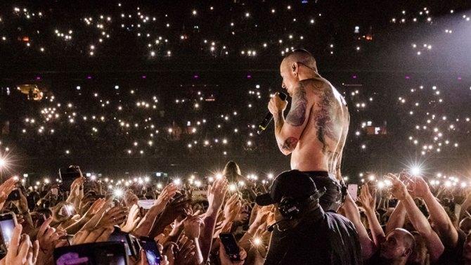 Cel mai nou album Linkin Park, vânzări record, după ce solistul trupei, Chester Bennington, s-a sinucis