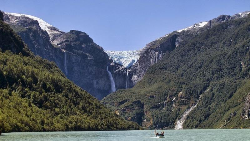 Galerie FOTO: Peisaj de vis! Gheţarul suspendat din Chile, schimbări spectaculoase ca urmare a încălzirii globale