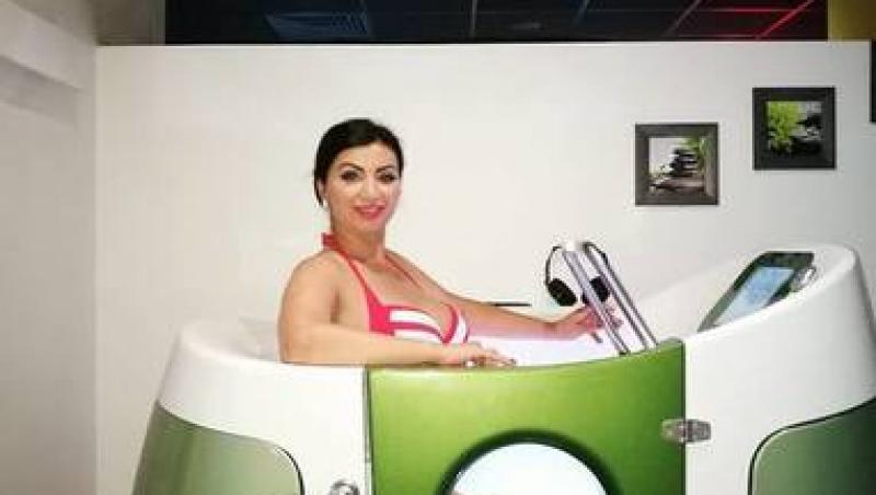 Adriana Bahmuțeanu a redevenit o divă super-sexy. Fotografiile în costum de baie stau mărturie!