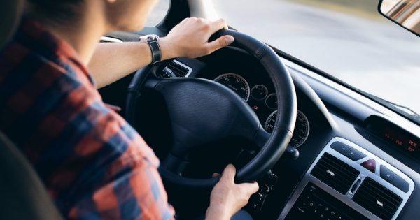 Cu permisul suspendat p&acirc;nă &icirc;n anul&hellip;3001!  Cum a reuşit un bărbat isprava de a răm&acirc;ne fără permis at&acirc;t de mult timp?