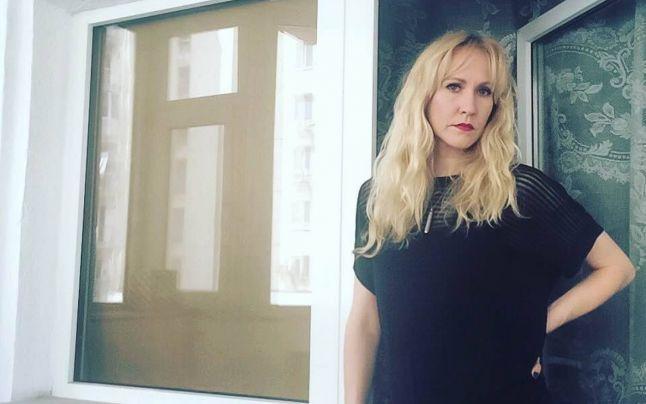 Fără cuvinte! Profesoară din SUA, venită să predea la o școală privată din Rom&acirc;nia: &bdquo;Am fost pusă la colț! M-au obligat să dau note maxime chiulangiilor&ldquo;