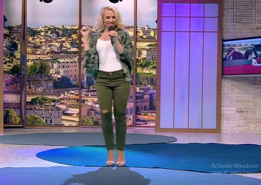 Apariţie incendiară la ”Prietenii de la 11”! Amna a făcut show de zile mari cu „Adios Amor”