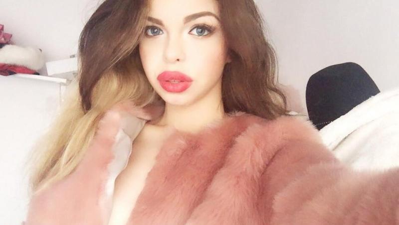 Barbie de România va pica iar bacalaureatul? După probele scrise, blonda și-a închis profilul de Facebook