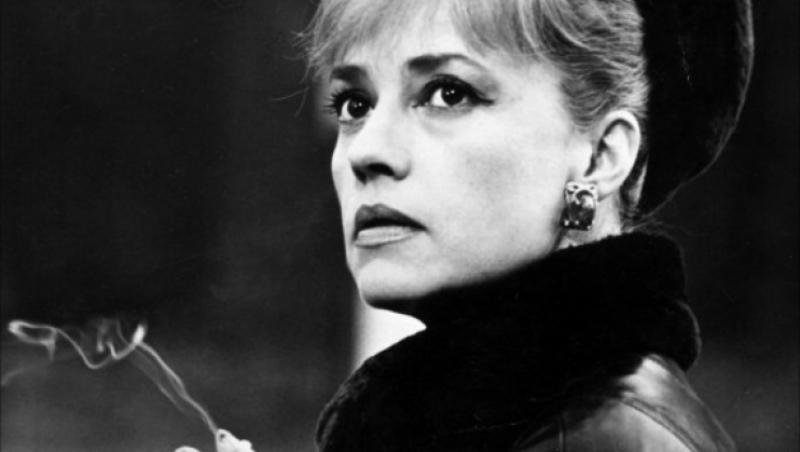 Când a aflat că fiica sa vrea să devină actriţă, a pălmuit-o. Jeanne Moreau, o legendă a cinematografiei franceze, cu o poveste de viață uimitoare, a murit la 89 de ani