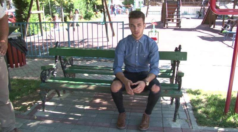 REZULTATE BACALAUREAT 2017. &Icirc;ncă un elev eliminat din BAC. Și el este suspectat că ar fi &icirc;nlocuit o parte din lucrare... pe drum: &bdquo;Am stat de vorbă cu el. Mi-a spus că  la &icirc;nceput a avut emoţii mari"