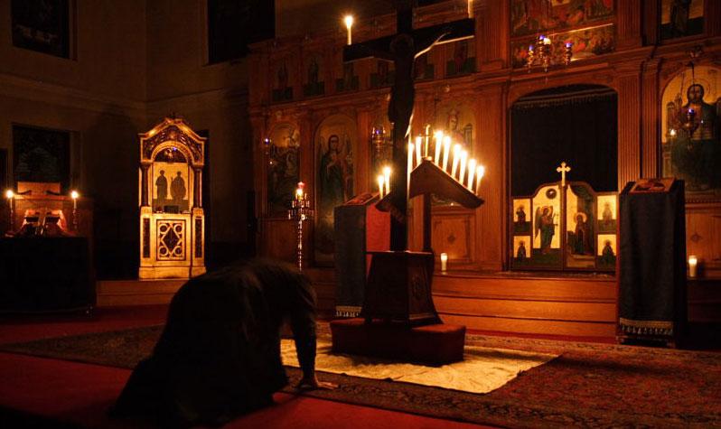 Creștinii țin Postul Adormirii Maicii Domnului: &bdquo;Fiinţa umană este adesea asaltată de furtuna patimilor, la care ne duce de at&acirc;tea ori fie pofta trupului&rdquo;