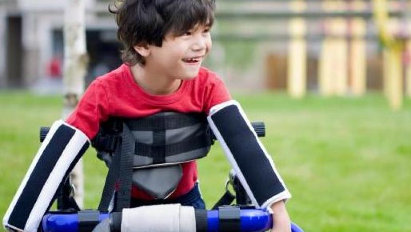Actele pentru stimulentul acordat copiilor cu dizabilități pot fi depuse de la 1 august! De ce acte au nevoie părinții pentru dosar