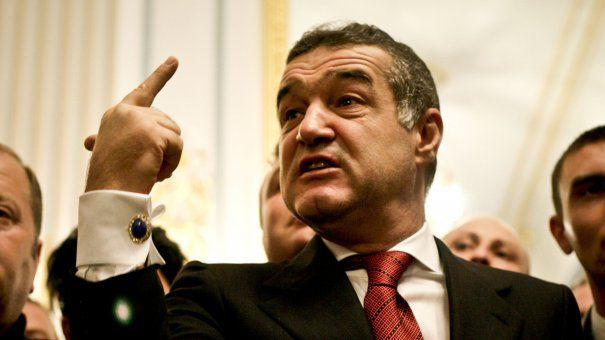 MM Stoica şi Dică, mitraliaţi &icirc;n direct de Gigi Becali! Patronul FCSB-ului a recunoscut că el decide tot: "La mine acasă, eu fac ce vreau"