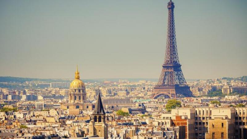 Teroare la Paris: O mașină a intrat într-o pizzerie: Un copil a murit și mai multe persoane au fost rănite