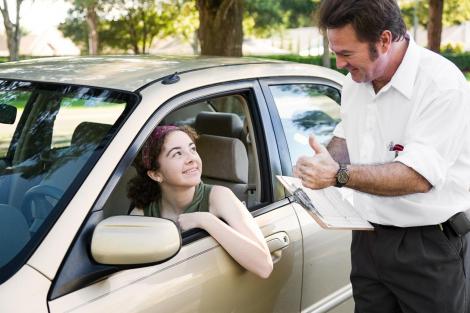 Atenție, șoferi! Cursul de prim ajutor devine obligatoriu pentru obținerea permisului de conducere?