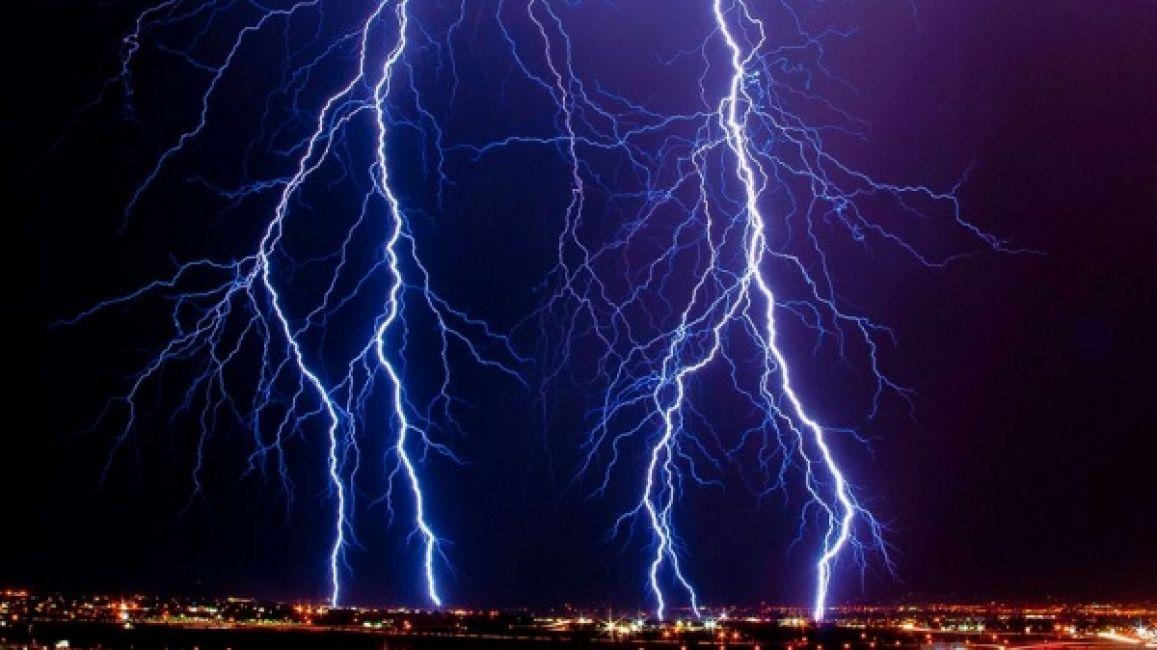 Avertizare meteo! Cod galben de ploi și descărcări electrice. Ce județe vor fi afectate