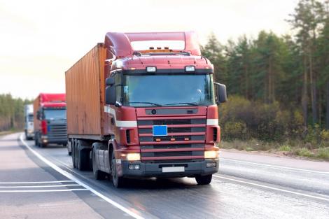 Restricţii de circulaţie pentru camioanele de peste 7,5 tone din cauza caniculei. În ce județe vor întâmpina probleme șoferii