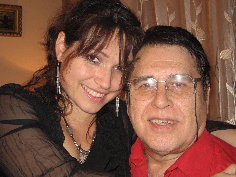 C&acirc;ndva, Marius Țeicu &icirc;i c&acirc;nta Patriciei cea mai emoționantă melodie! &bdquo;Să fii iubită și fericită, fetița mea!&rdquo;