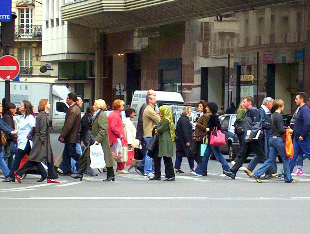 Rom&acirc;nii primesc o minivacanță! Guvernul a decis să acorde mai multe zile libere