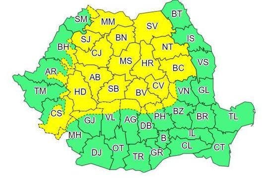 Vremea se răceşte &icirc;n toată ţara, &icirc;ncep&acirc;nd de astăzi, iar temperaturile vor scădea cu p&acirc;nă la 10 grade. 15 judeţe, sub cod galben de ploi