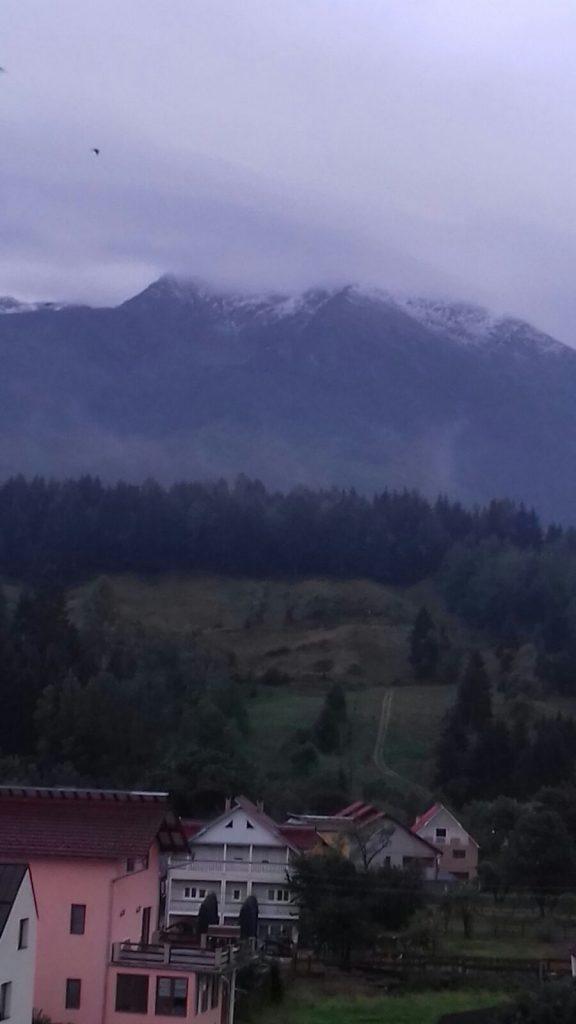 Azi noapte a nins &icirc;n Maramureș! Localnicii au fost surprinși: &bdquo;De c&acirc;nd sunt eu nu am mai pomenit aşa ceva!&rdquo;