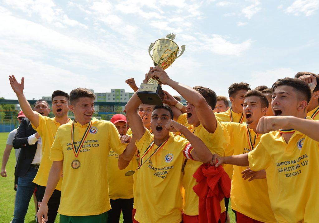 Dinamo joacă &icirc;n sf&acirc;rşit &icirc;n Liga Campionilor! "C&acirc;inii" şi-au aflat adversara din Youth League
