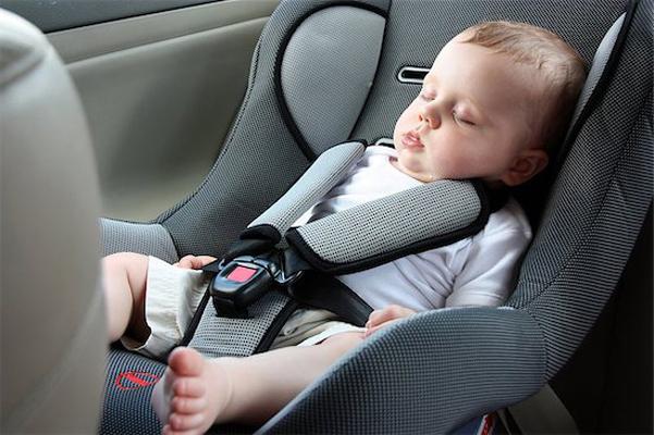 Canicula a revenit, nu lăsați copiii singuri &icirc;n mașini! &bdquo;Sunt mai vulnerabili din cauză că temperatura lor crește de trei p&acirc;nă la cinci ori mai repede dec&acirc;t la un adult!&rdquo;