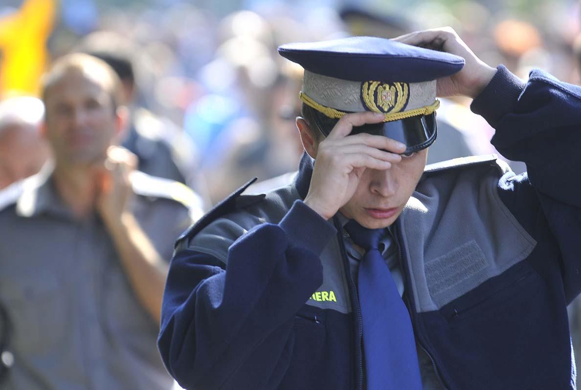 Vești excelente pentru polițiști! Sporuri salariale pentru cei care s-au implicat &icirc;n salvarea unor vieți