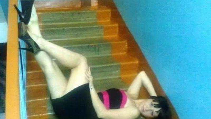 Rusoaicele, greu de întrecut...în prostie! S-au fotografiat în ipostaze jenante, iar imaginile au devenit virale!