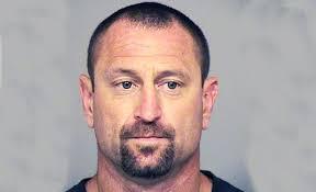 Un bărbat a ajuns după gratii pentru că... nu a tras apa la toaletă