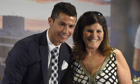 Gemenii lui Cristiano Ronaldo fac furori pe Internet! Imaginea postată chiar de mama starului se bucură de like-uri RECORD