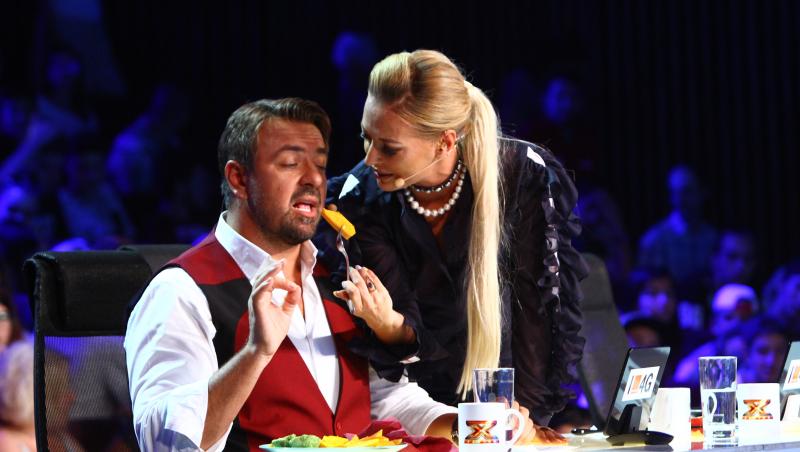 Delia își răsfaţă colegii cu fructe proaspete la filmările „X Factor”. Artista are o inimă mare!