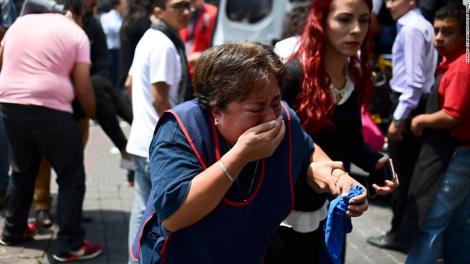 Imagini apocaliptice! 20 de copii au murit în Mexic, după ce școala în care se aflau s-a prăbușit peste ei:”I-am găsit cu caietele în brațe, sub dărâmături...”