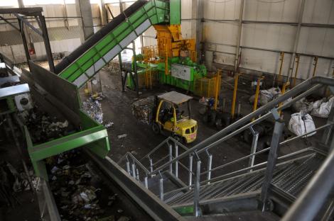 Rom Waste Solutions procesează zilnic 500 de tone de deșeuri,  peste o treime din deșeurile municipale generate în București