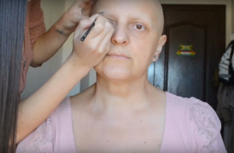TRANSFORMARE spectaculoasă: Machiajul face minuni pentru această femeie bolnavă de cancer