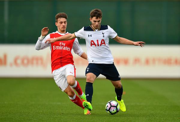 Veste excepțională din Anglia! Puștiul Vlad Dragomir, convocat de Arsene Wenger pentru meciul BATE - Arsenal, din grupele Europa League