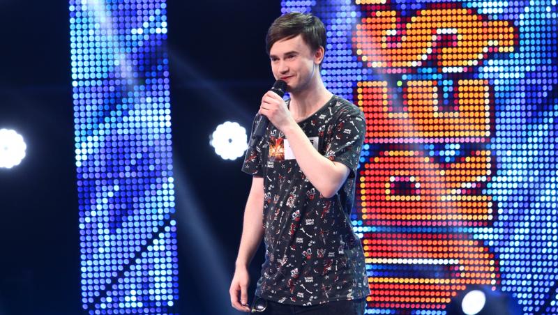 Un vampir pe scena X Factor. George Hențu, un altfel de concurent: „Sunt un om talentat, iubesc muzica și DA, sunt GAY”